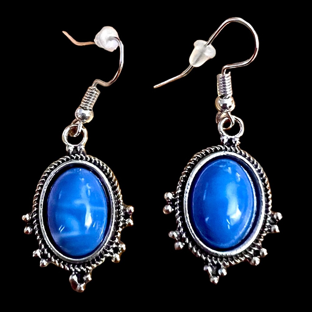 Vintage style Blue Chalcedony Gemstone dangle earrings NWT